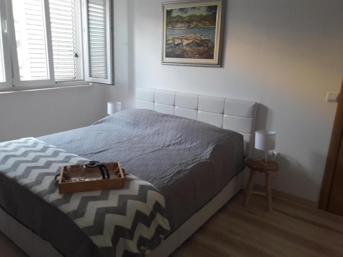 Apartment Tea Primošten Eksteriør billede