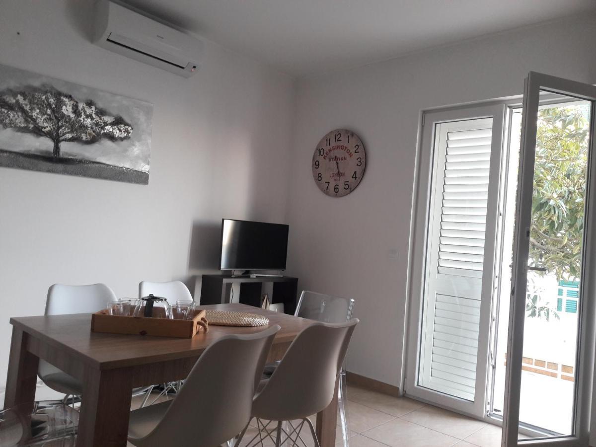 Apartment Tea Primošten Eksteriør billede