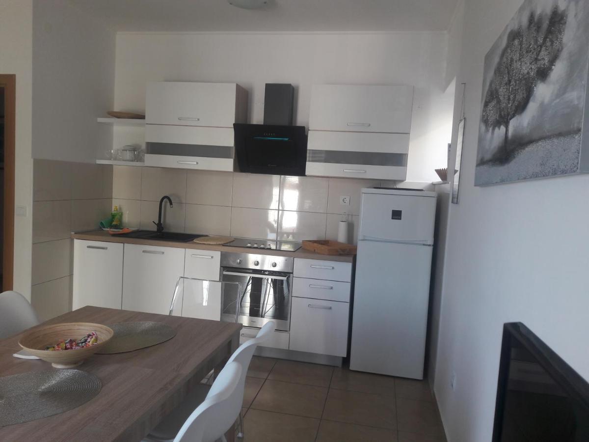 Apartment Tea Primošten Eksteriør billede