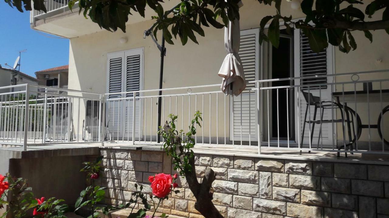Apartment Tea Primošten Eksteriør billede